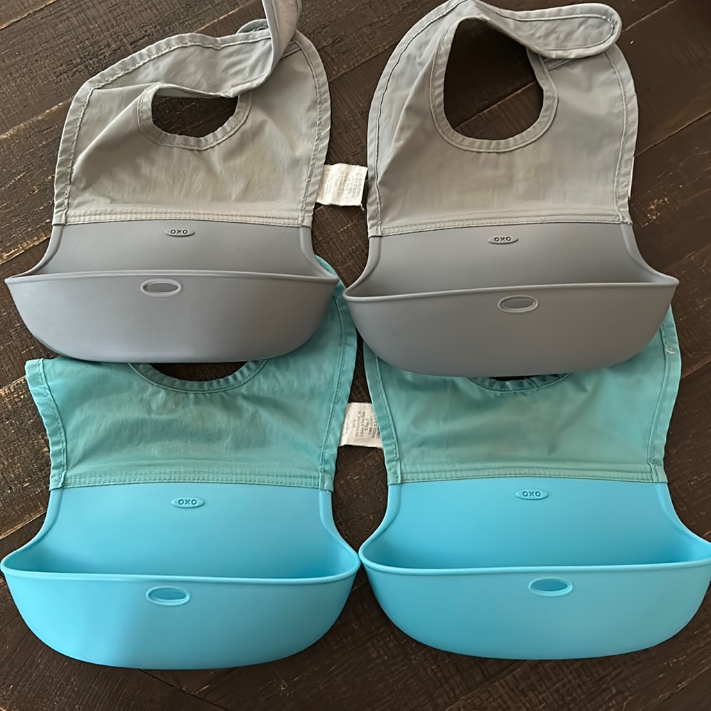 4 Oxo Silicone Bibs